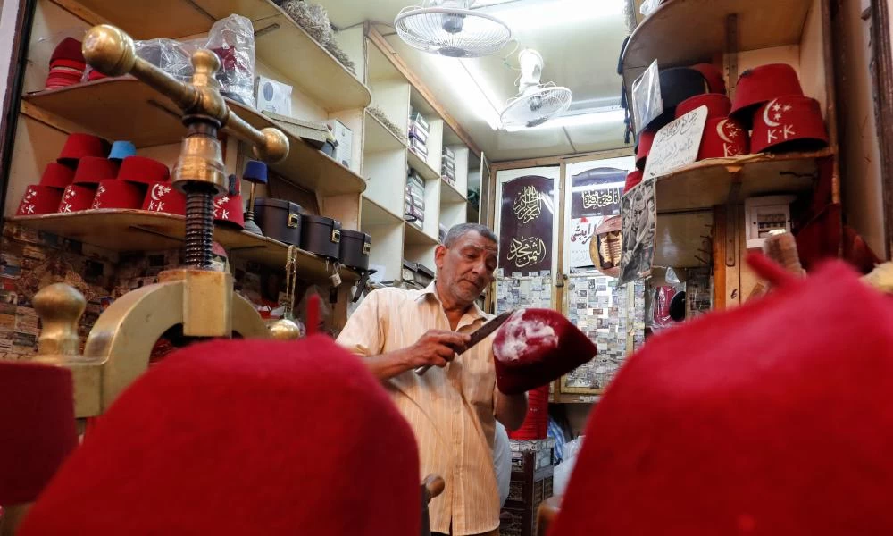 Νάσερ Αμπντέλ Μπάσετ: Από τους λίγους που κρατάνε ζωντανό το φέσι